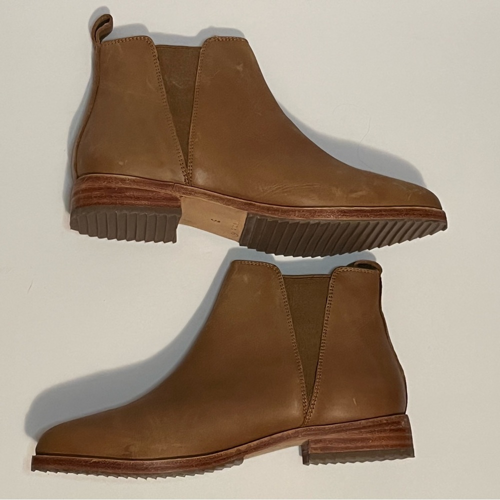Nisolo Tan Leather Chelsea Ankle Boots - Picture 15 of 16